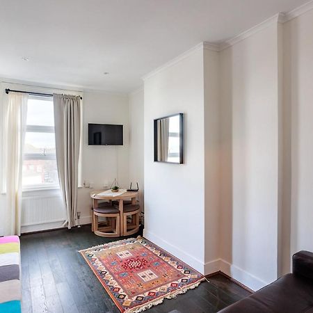 Apartamento Entire Luxurious Flat Sleeps 4 Persons Londres Exterior foto