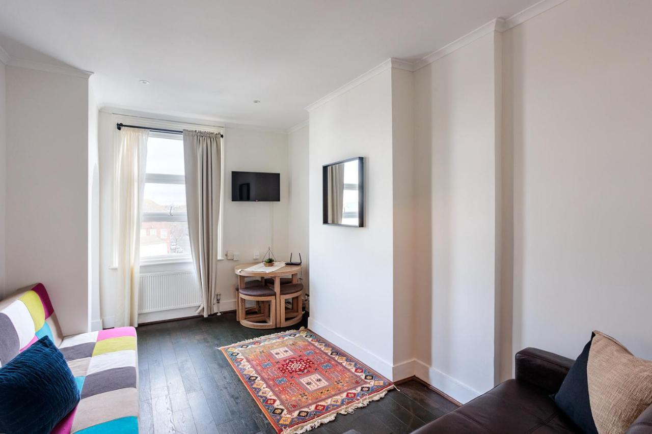 Apartamento Entire Luxurious Flat Sleeps 4 Persons Londres Exterior foto