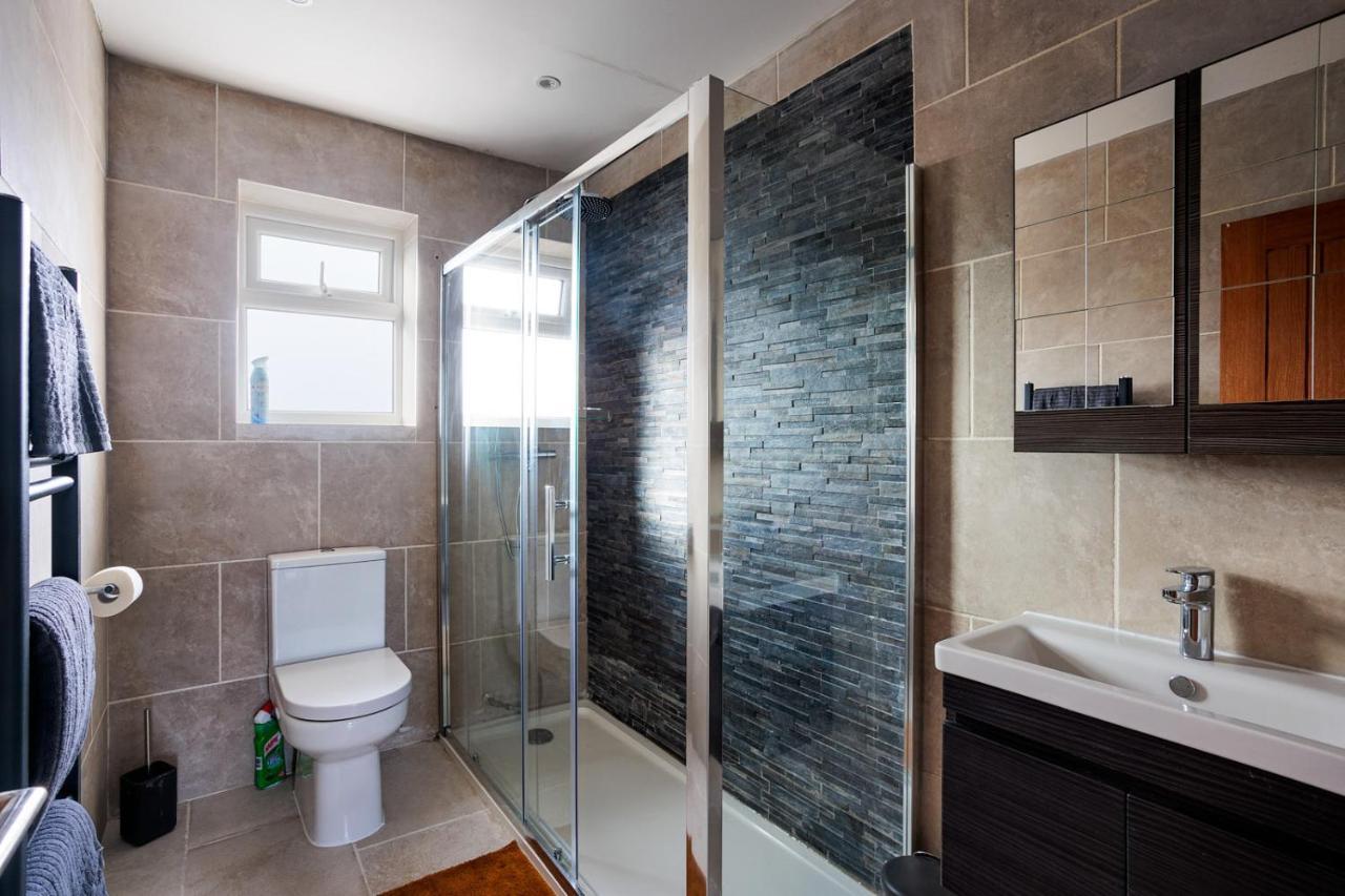 Apartamento Entire Luxurious Flat Sleeps 4 Persons Londres Exterior foto
